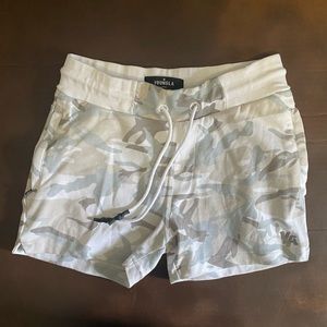 YOUNGLA - 126 INTERLOCK SHORTS - White Camo